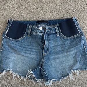 The ABSOLUTE BEST maternity jean shorts. "The Ozzie"